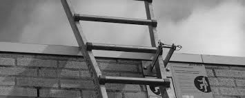 ladder-tegen-plat-dak-aboma